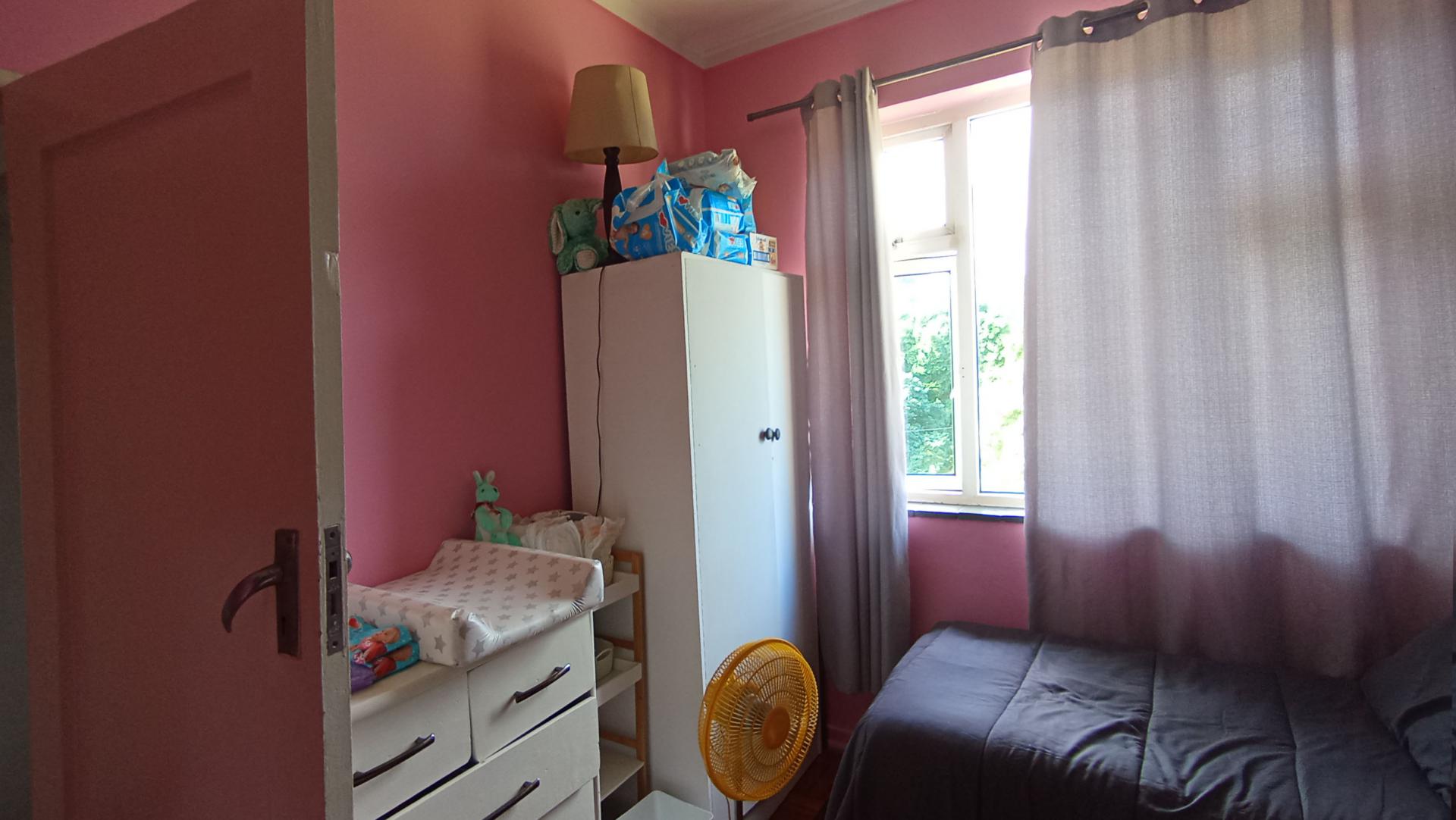 Bed Room 1 - 11 square meters of property in Ocean View - DBN