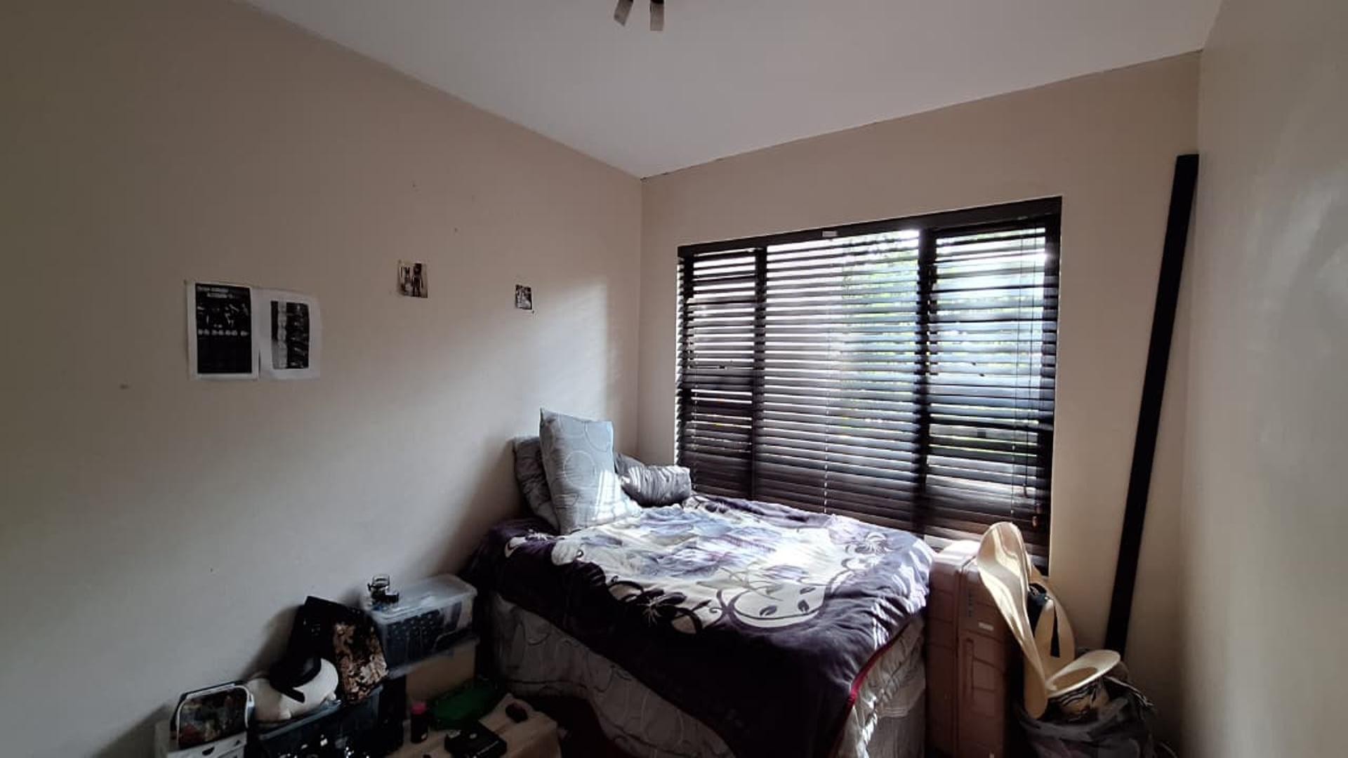 Bed Room 1 - 13 square meters of property in President Ridge