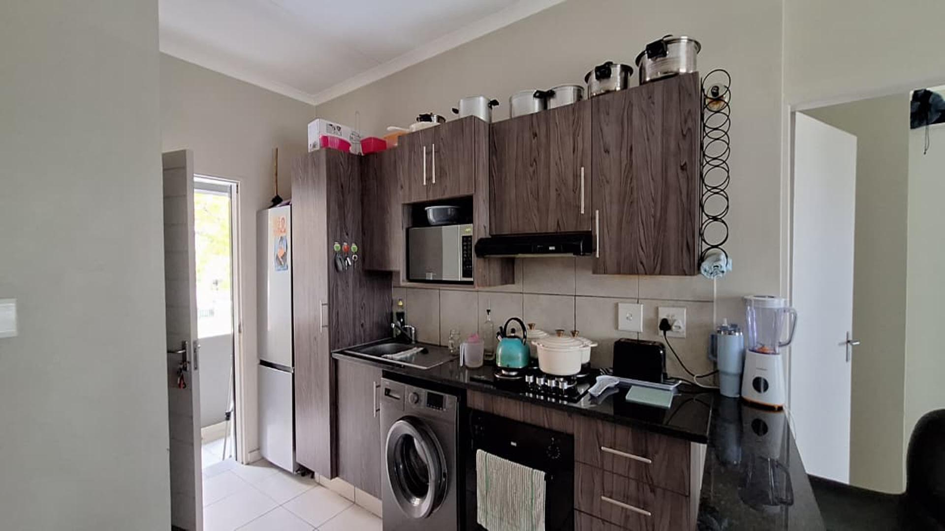 Kitchen - 9 square meters of property in Rynfield AH