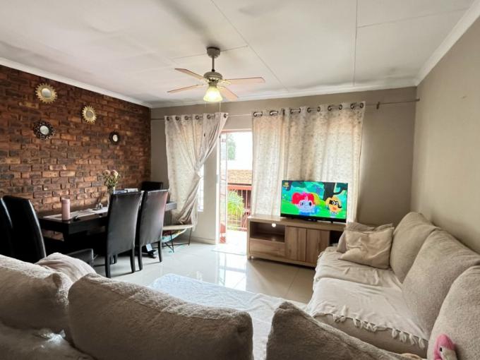 2 Bedroom Apartment for Sale For Sale in Zwartkop - MR709503