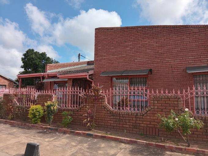 3 Bedroom House for Sale For Sale in Soshanguve - MR709511