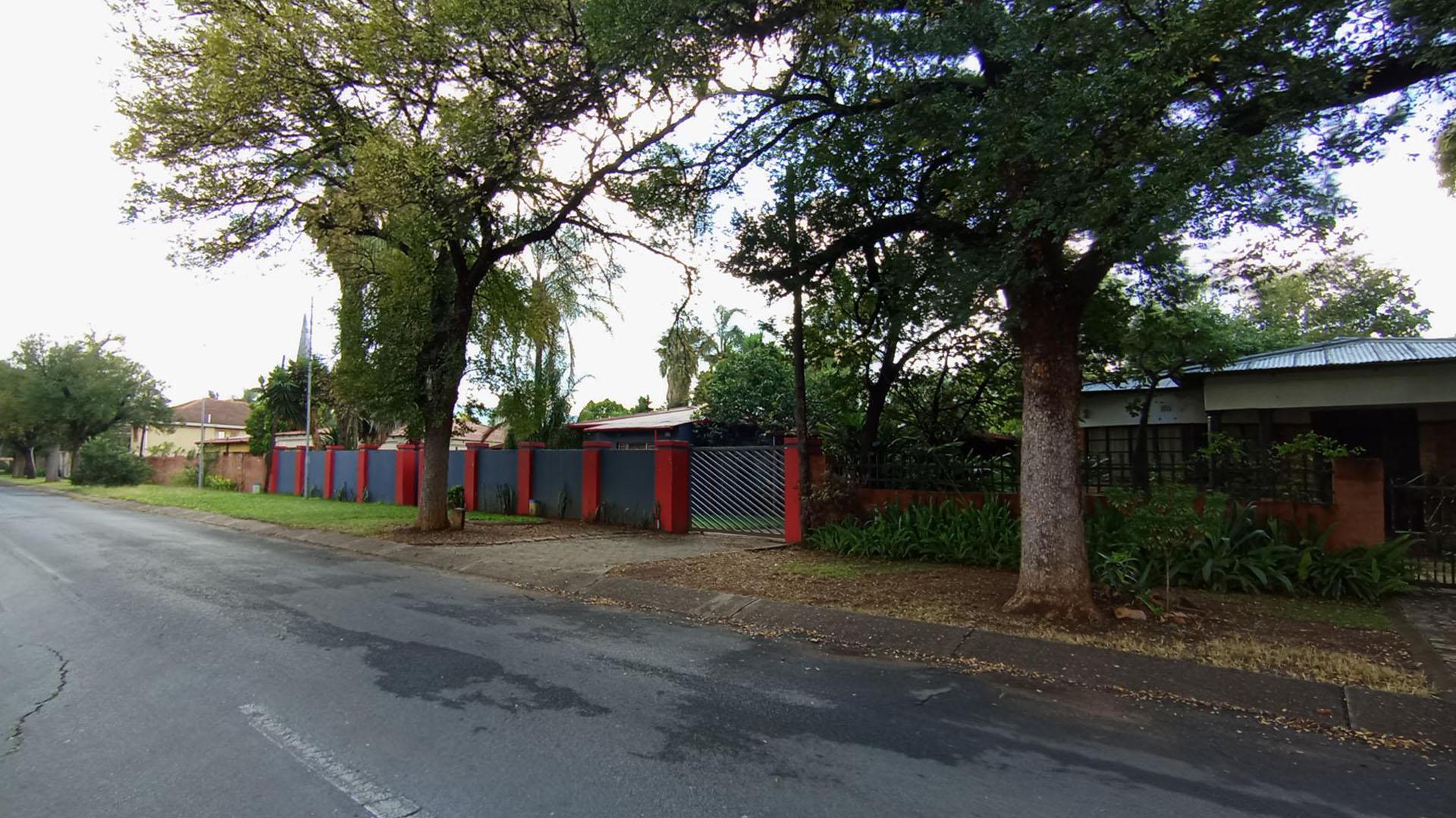 Front View of property in Parktown Estate