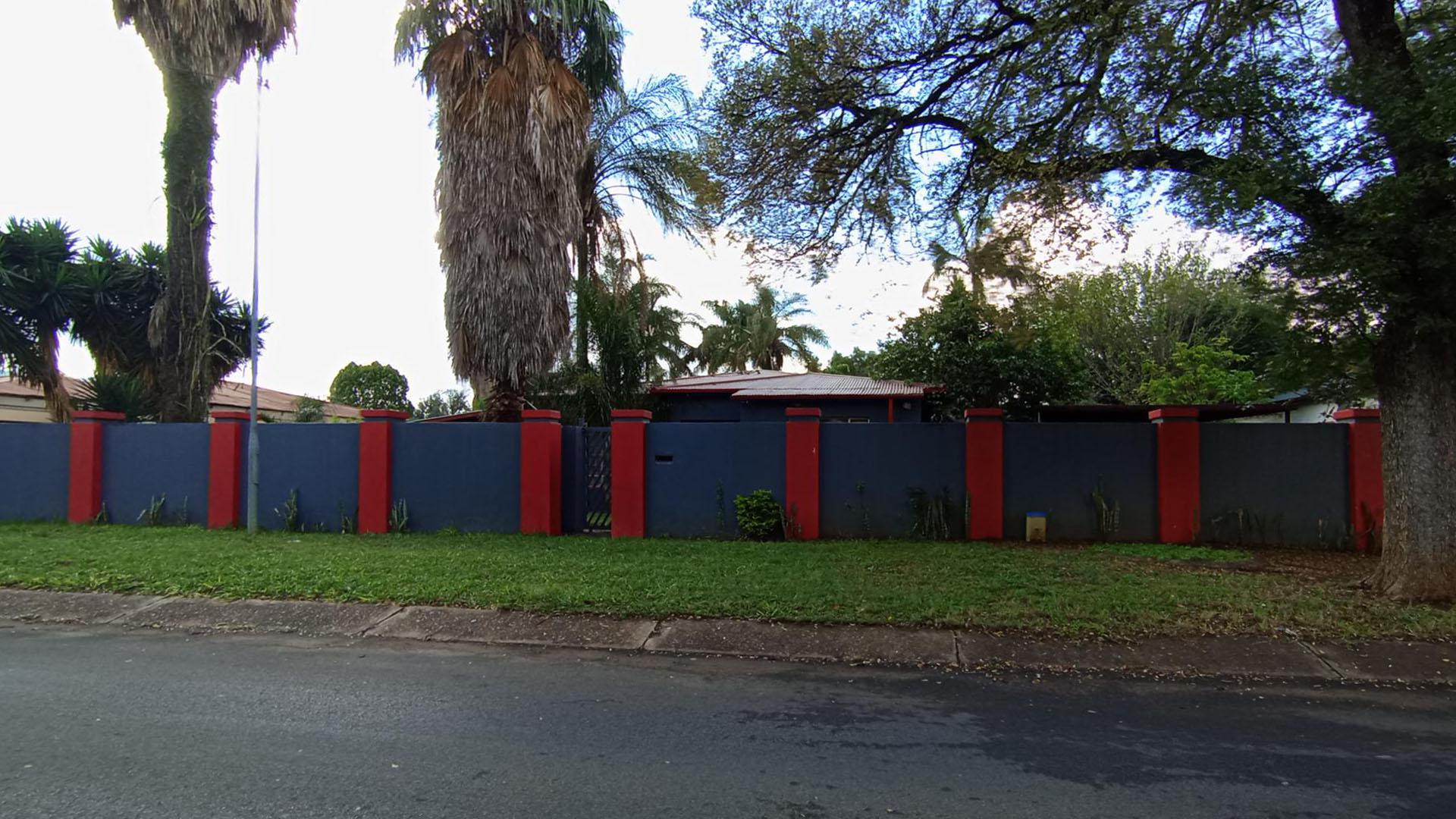 Front View of property in Parktown Estate
