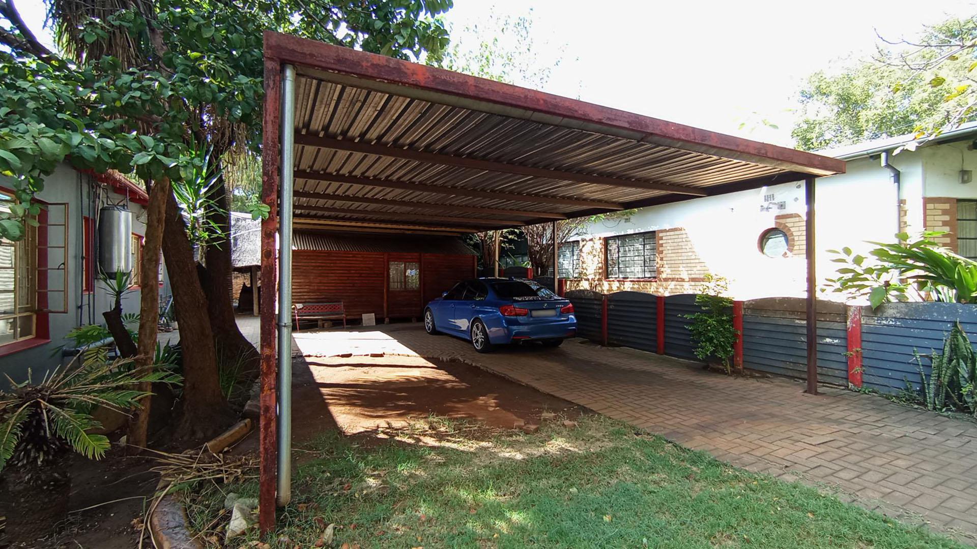 Front View of property in Parktown Estate