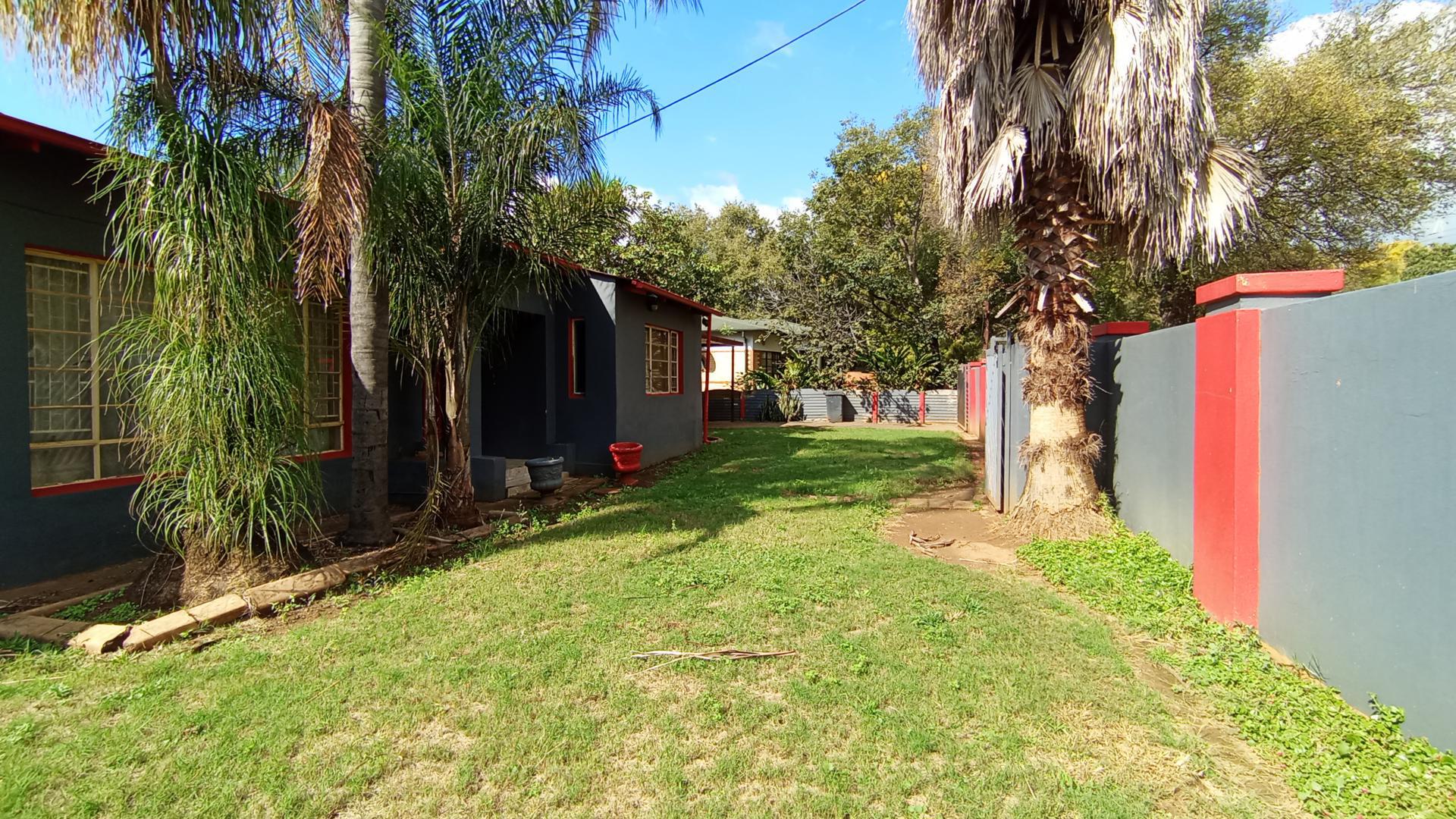 Front View of property in Parktown Estate