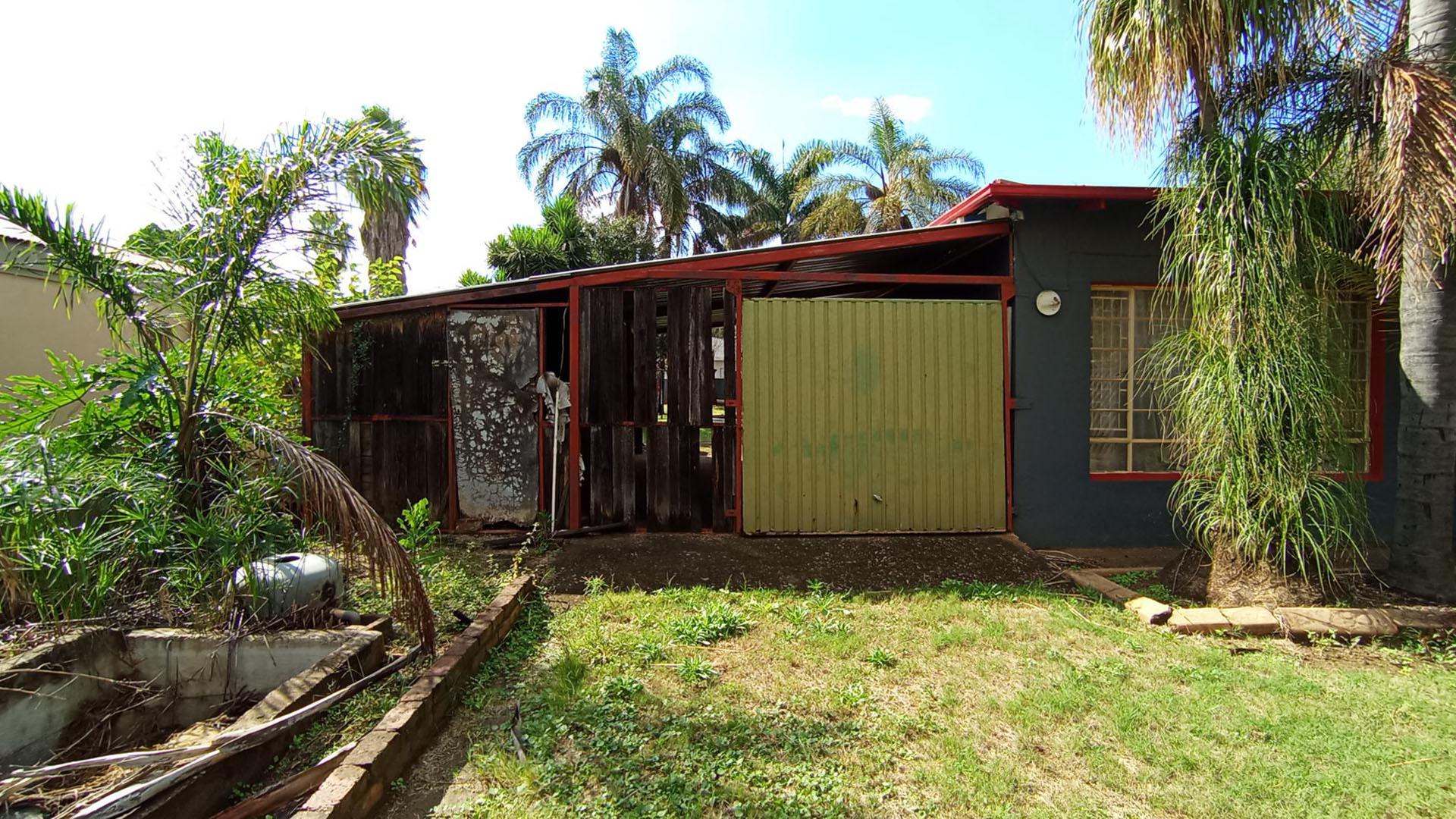 Front View of property in Parktown Estate