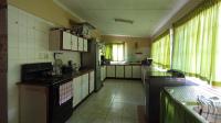Kitchen - 19 square meters of property in Parktown Estate