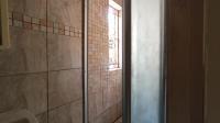 Bathroom 1 - 3 square meters of property in Parktown Estate