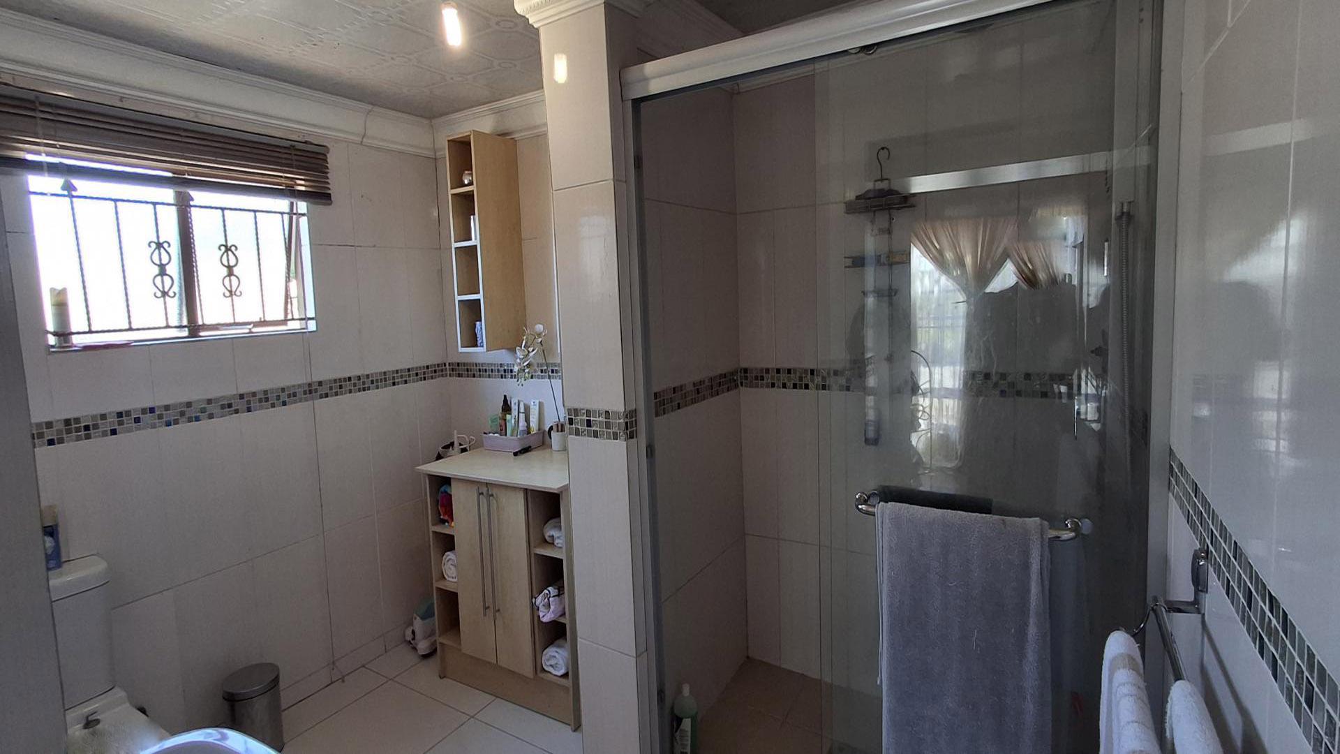 Bathroom 1 of property in Bloemfontein