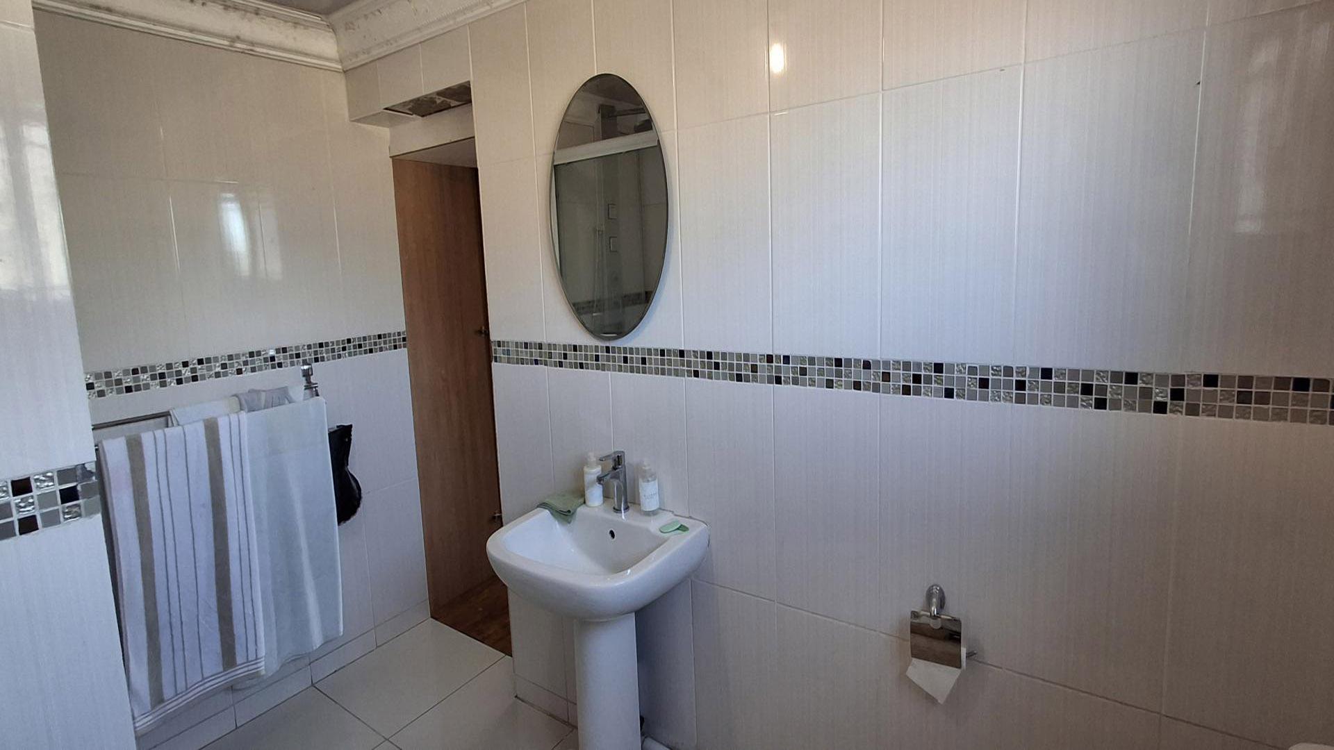 Bathroom 1 of property in Bloemfontein