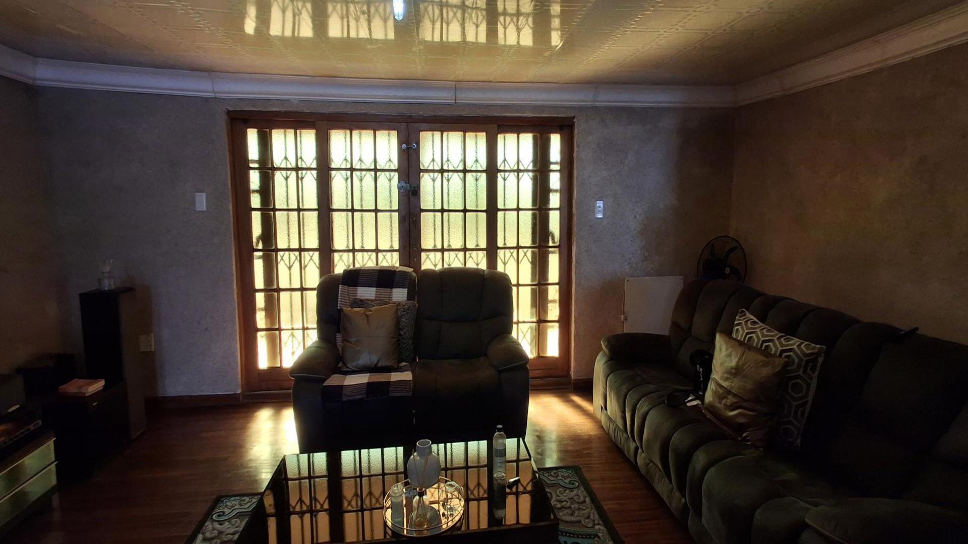 Lounges of property in Bloemfontein