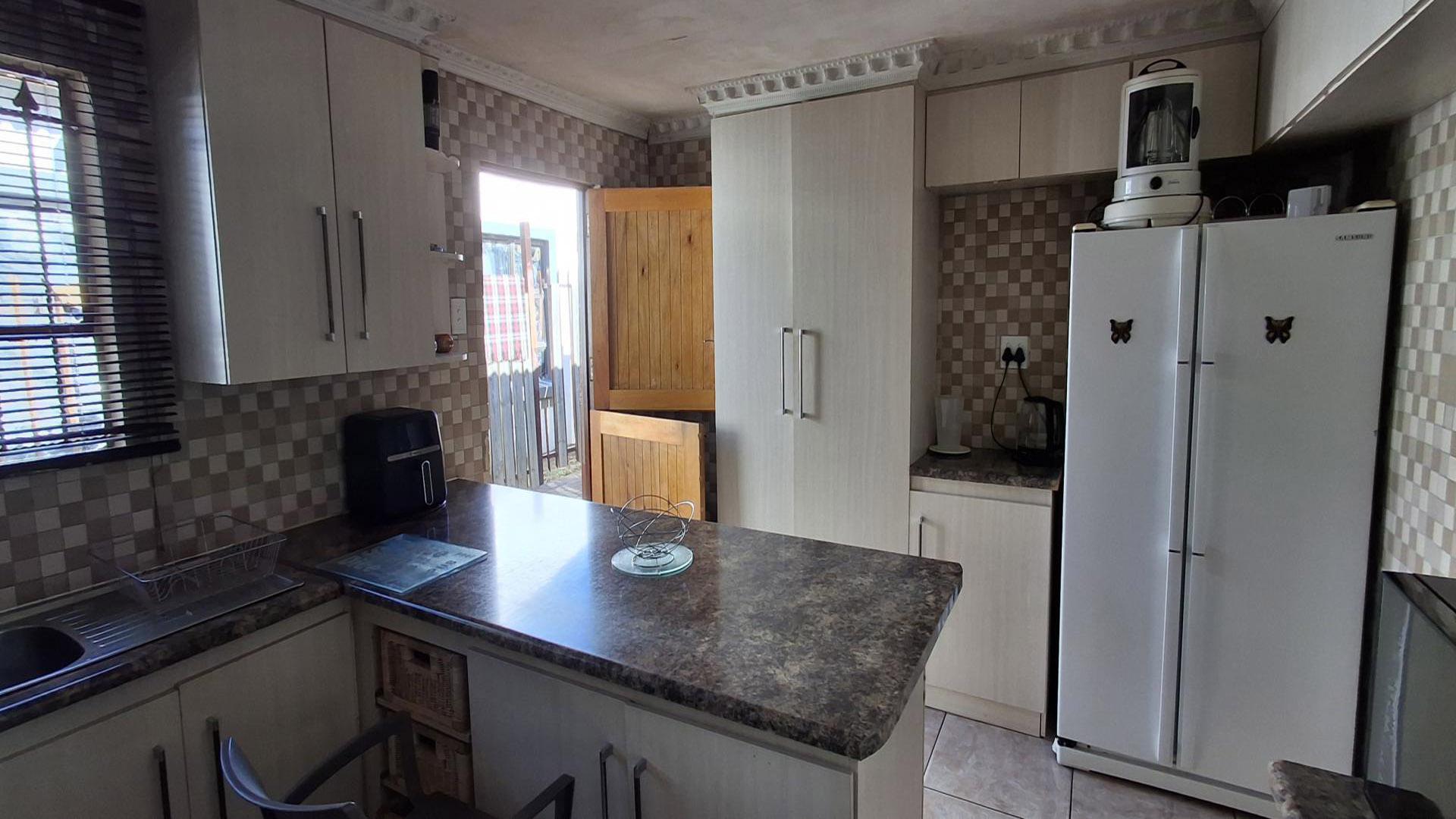 Kitchen of property in Bloemfontein
