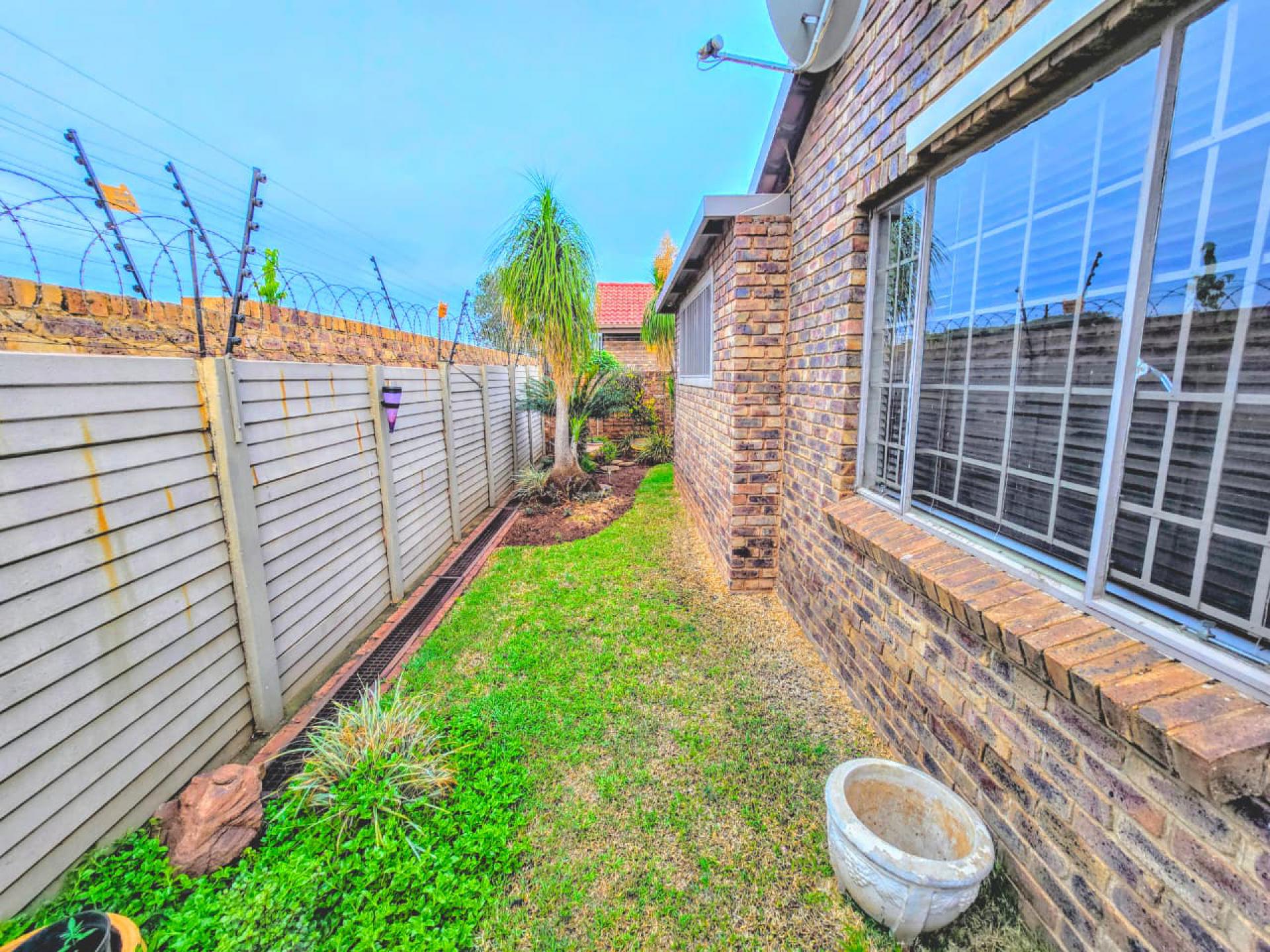  of property in Montana Park