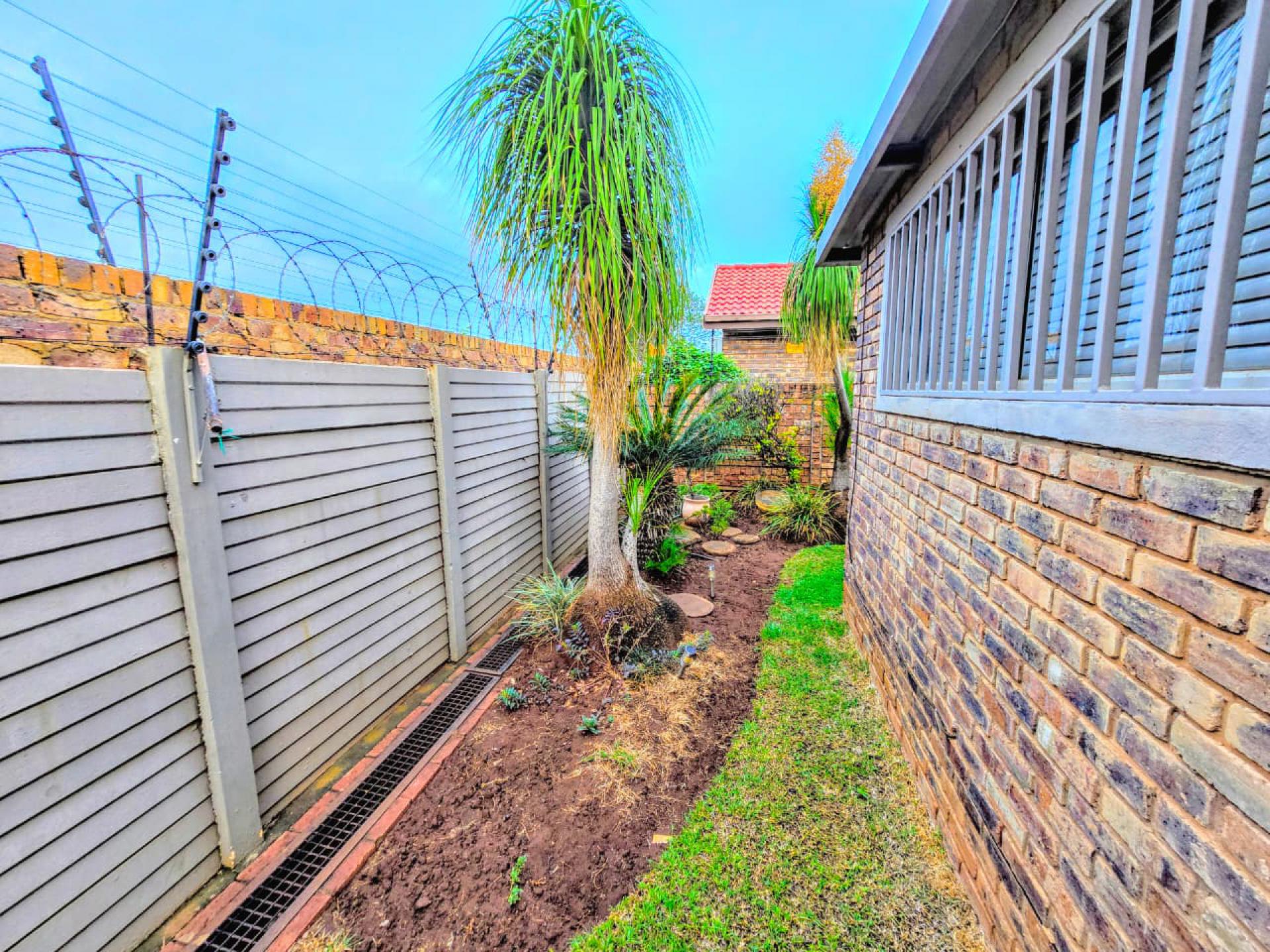  of property in Montana Park