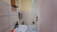 Bathroom 1 - 4 square meters of property in Pollak Park