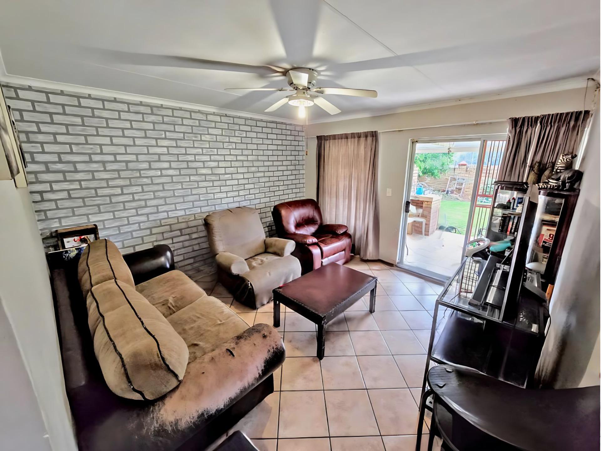  of property in Magalieskruin