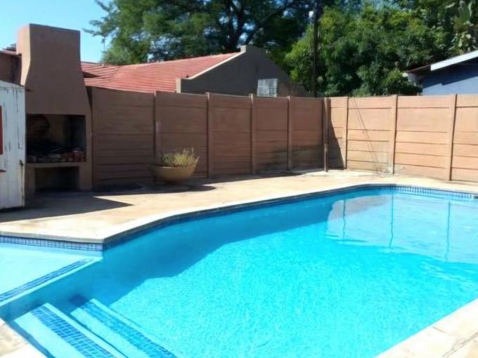 5 Bedroom House for Sale For Sale in Protea Park (North West) - MR709640