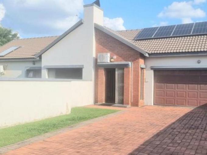 3 Bedroom House for Sale For Sale in Heuwelsig Estate - MR709651