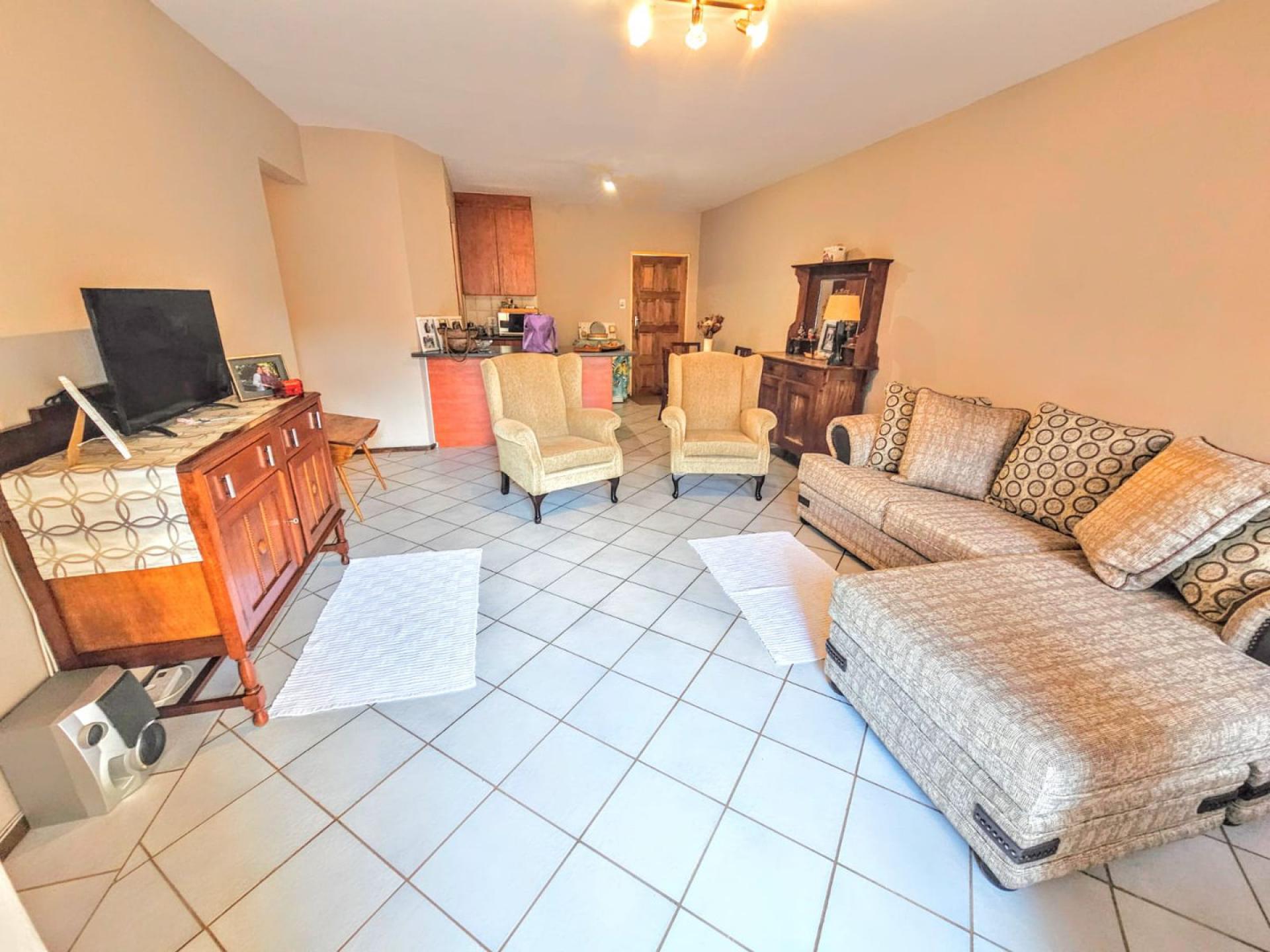  of property in Magalieskruin