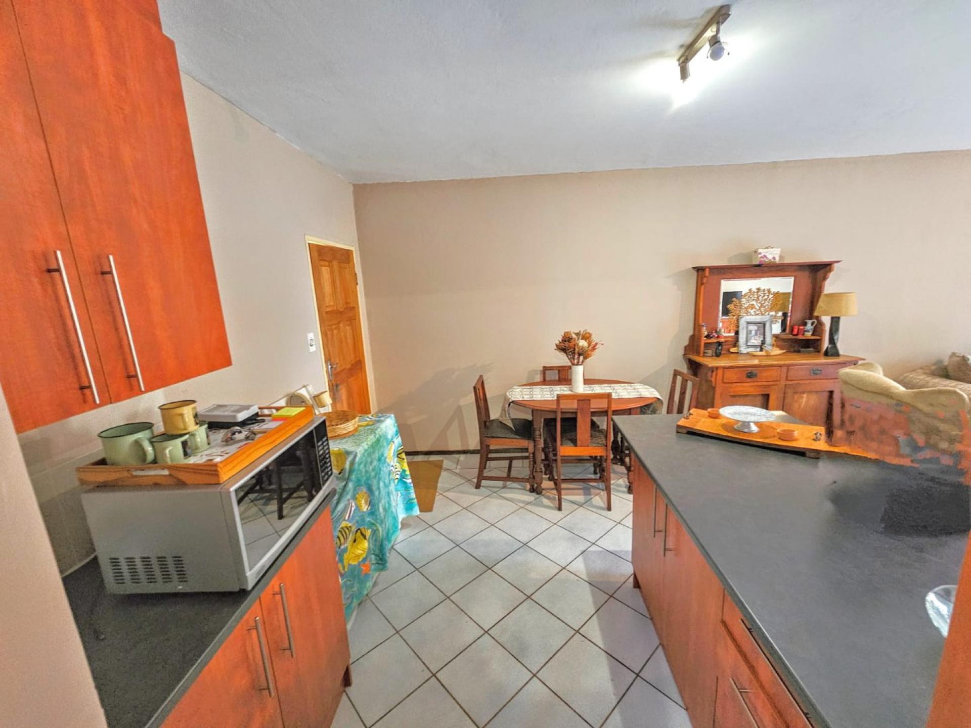  of property in Magalieskruin