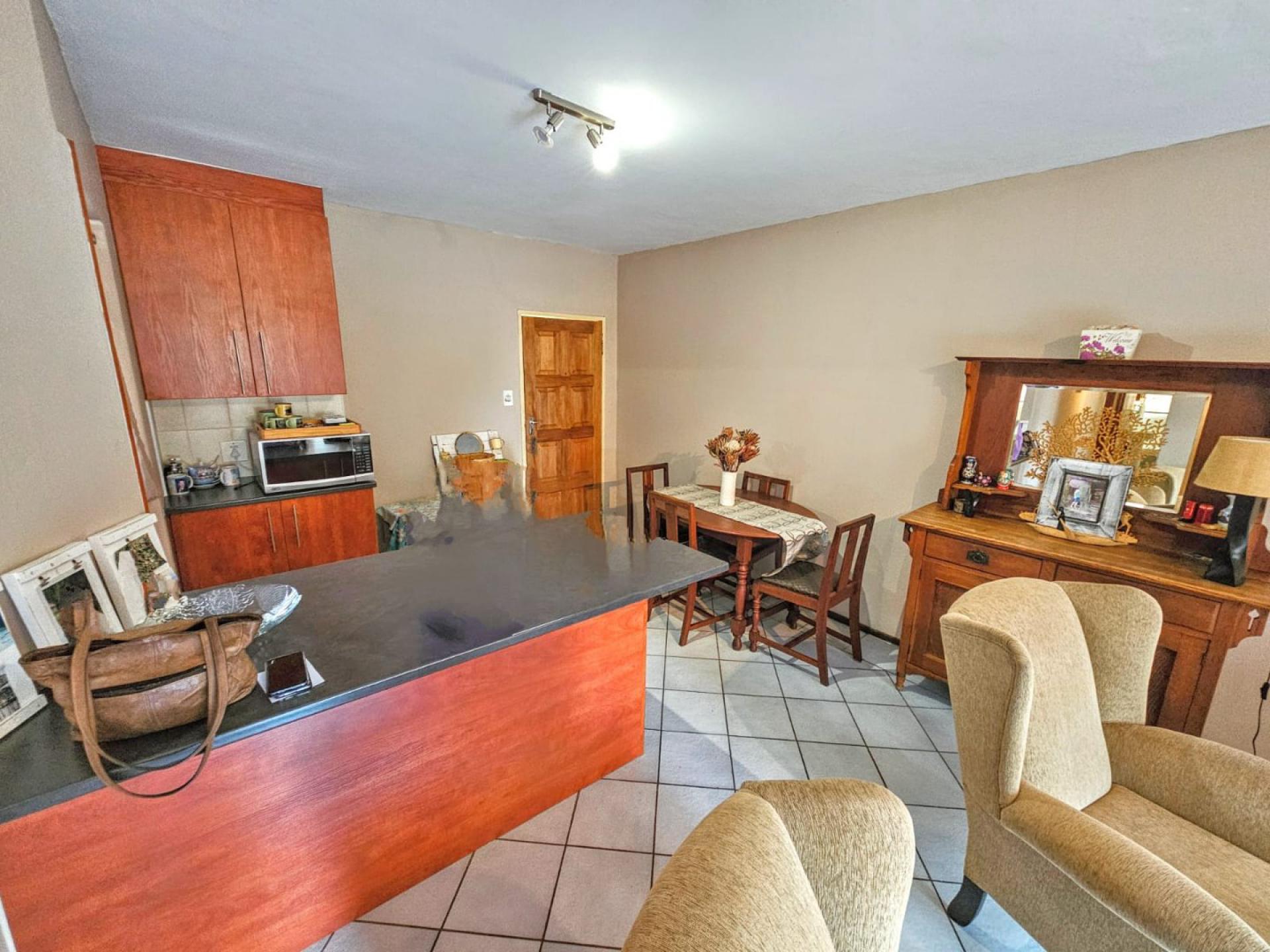  of property in Magalieskruin