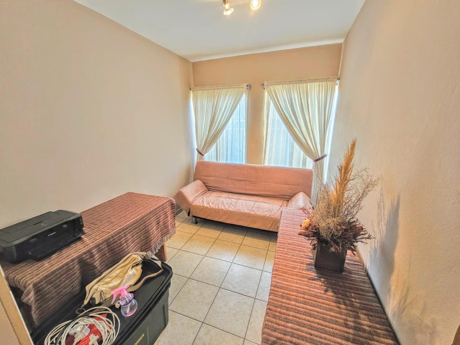  of property in Magalieskruin