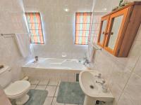  of property in Magalieskruin