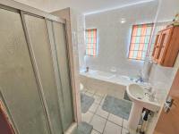  of property in Magalieskruin