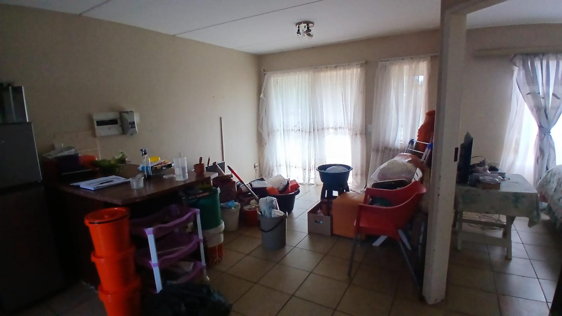 Lounges of property in Theresapark