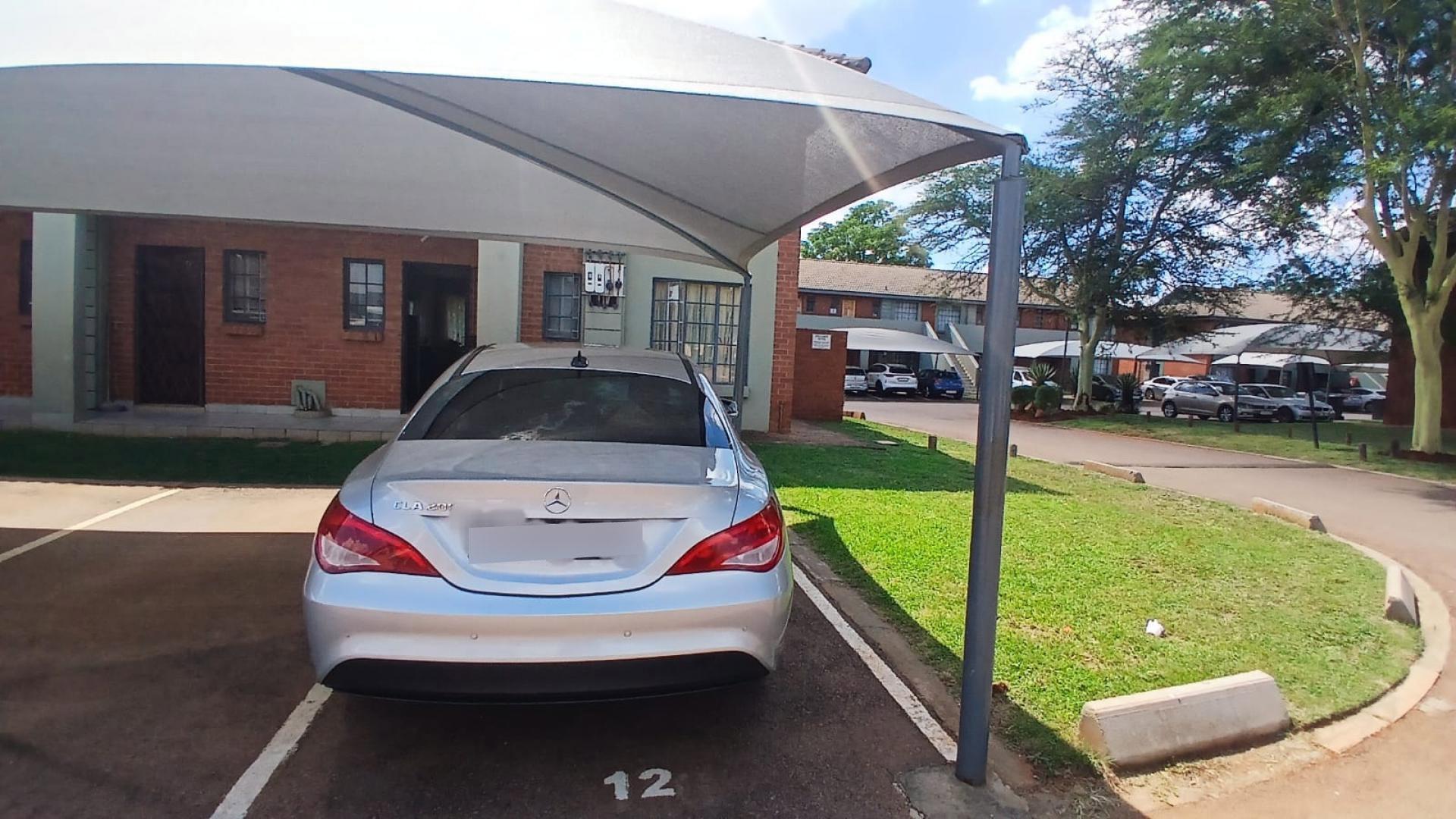Carport  of property in Theresapark