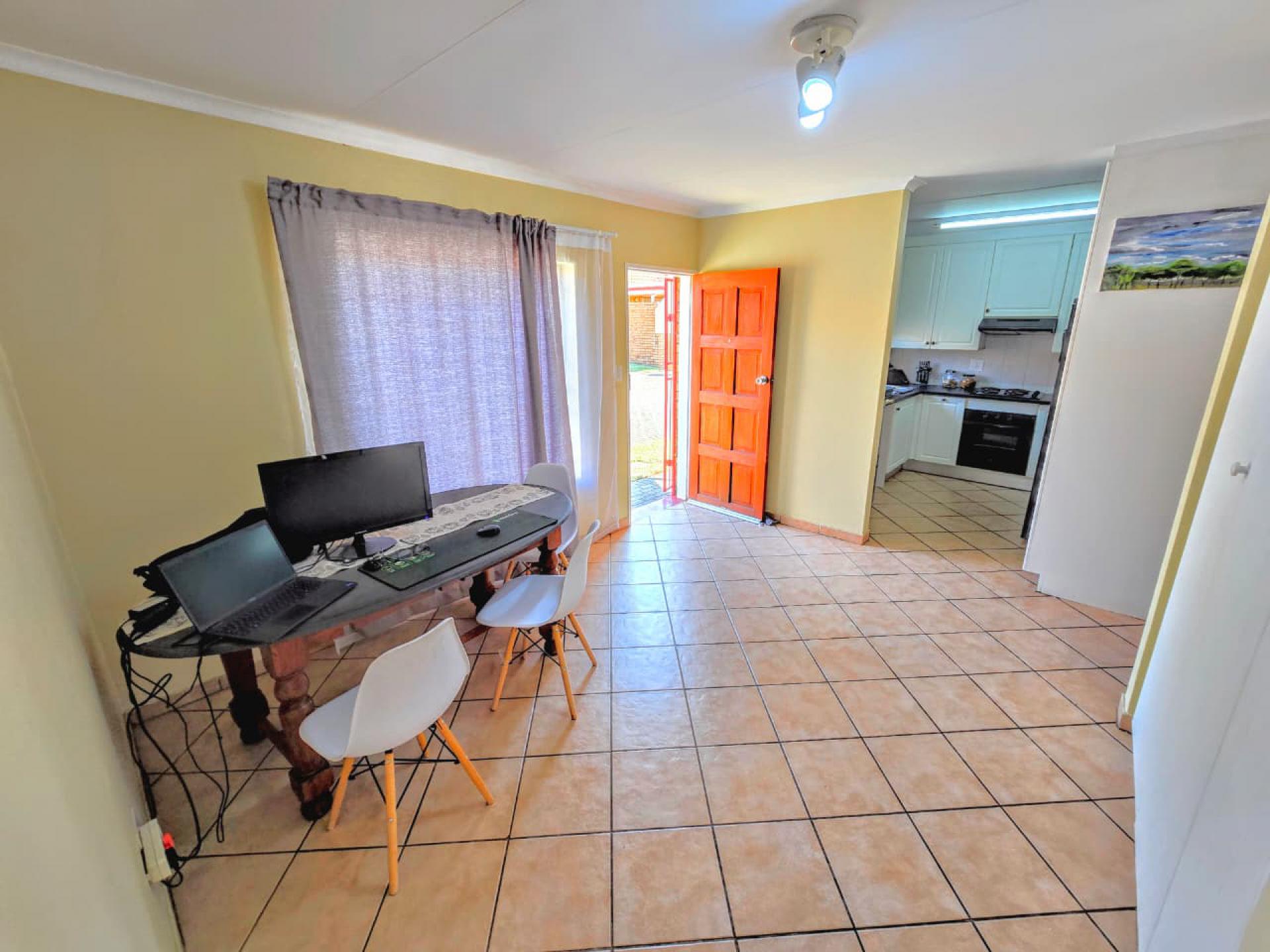  of property in Magalieskruin