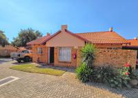  of property in Magalieskruin