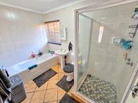  of property in Magalieskruin