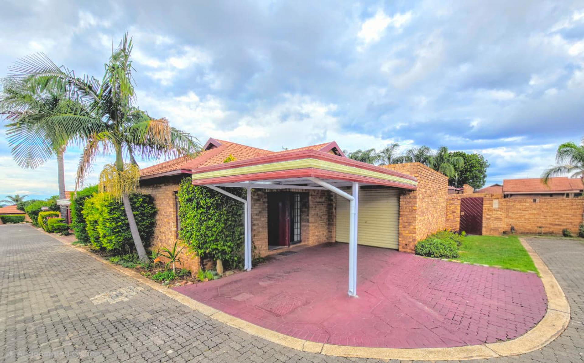  of property in Magalieskruin