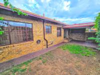  of property in Magalieskruin