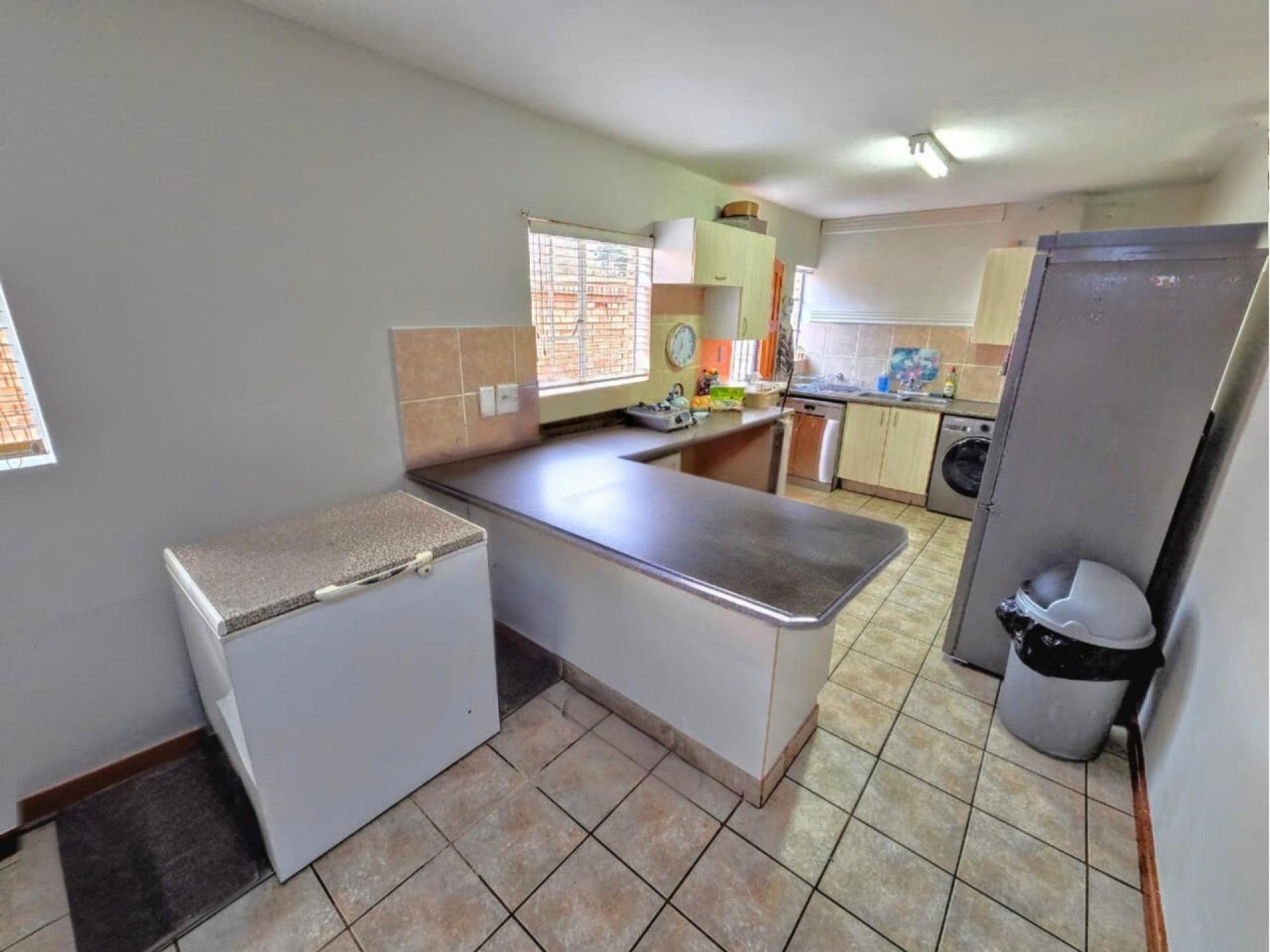  of property in Sinoville