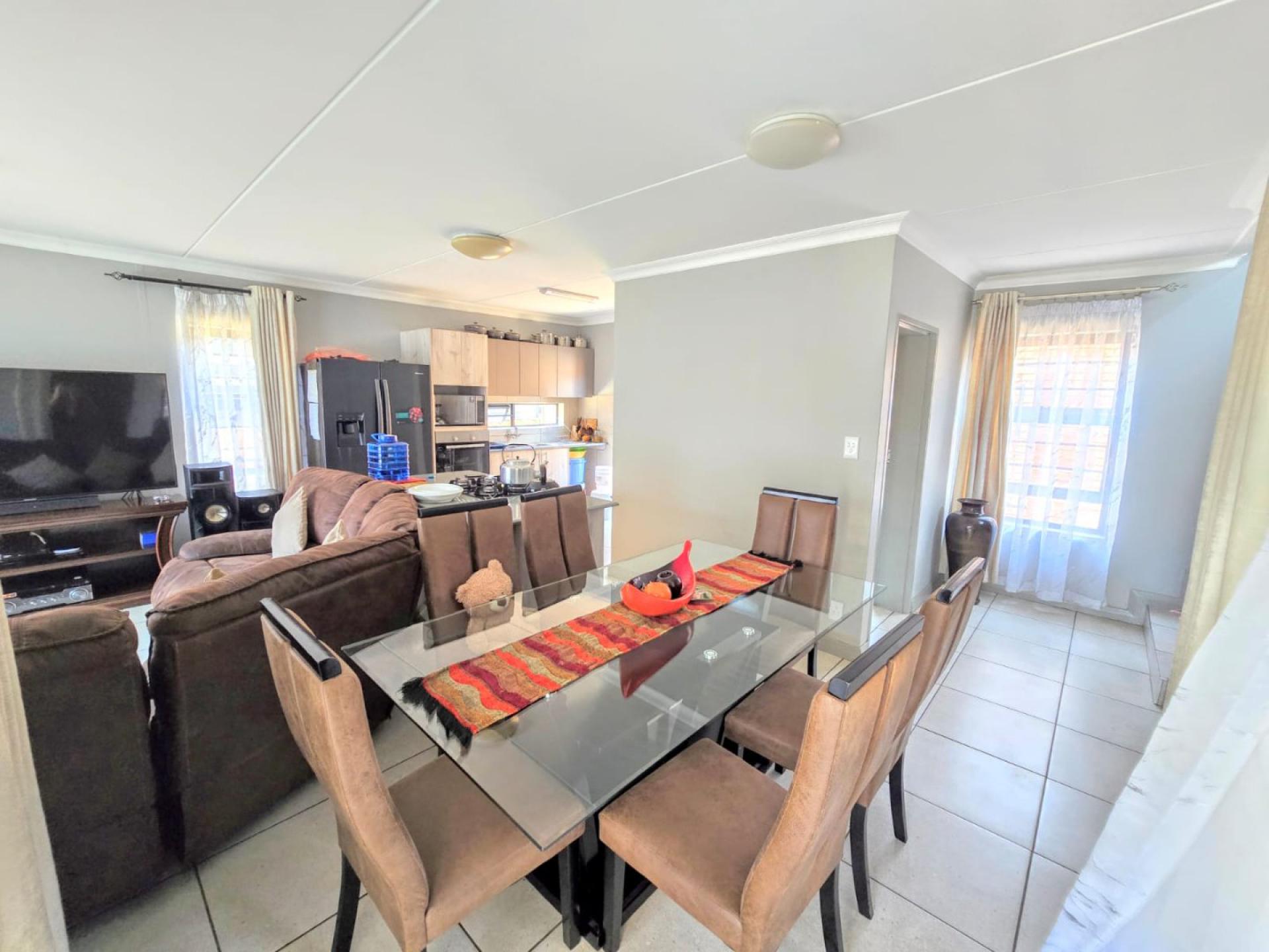  of property in Derdepoortpark