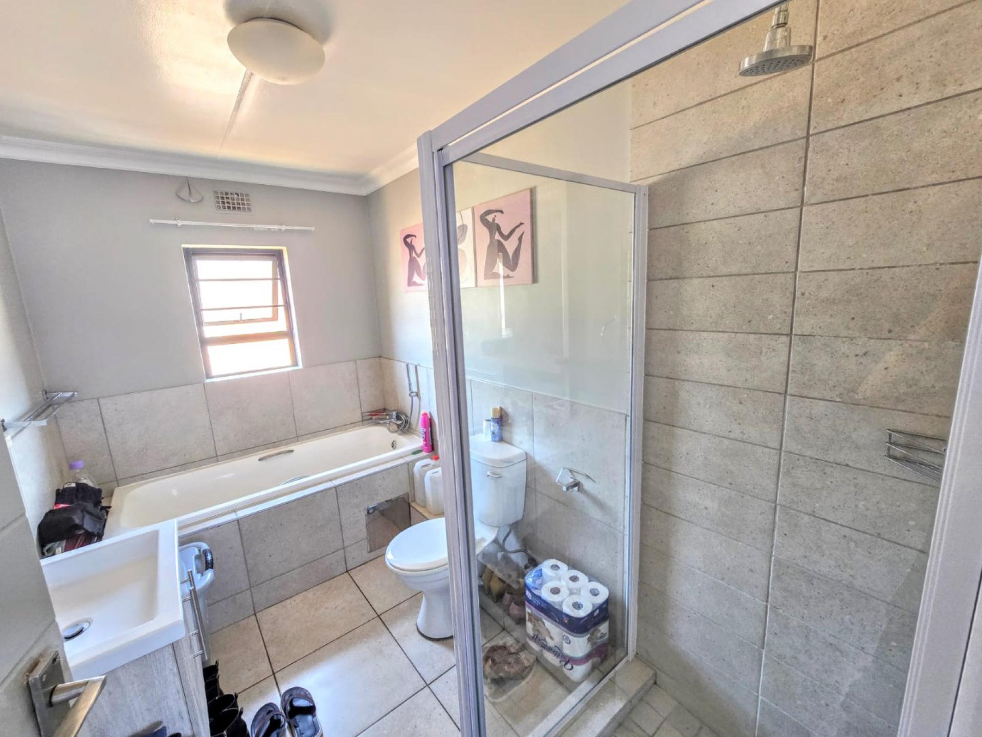  of property in Derdepoortpark