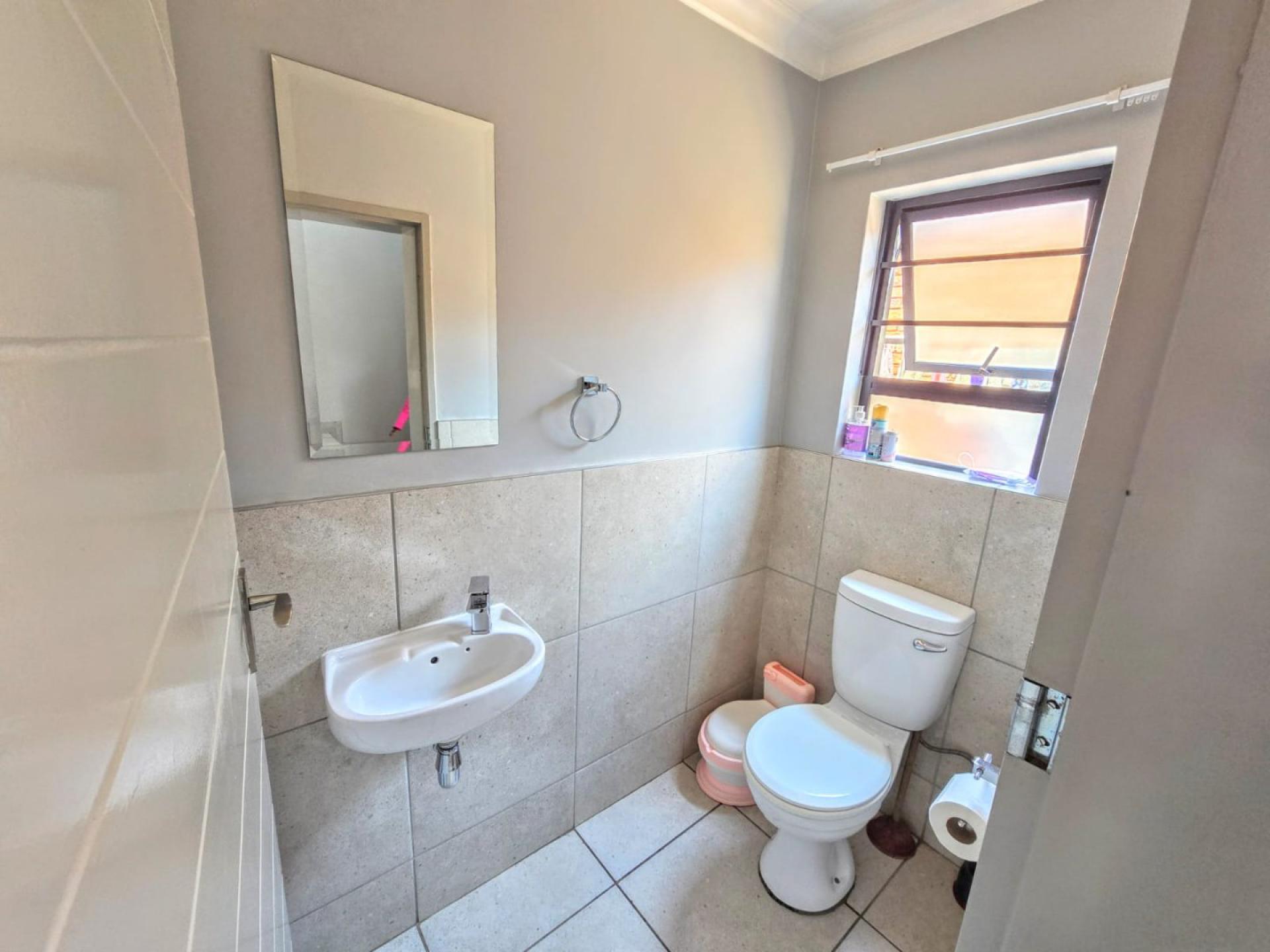  of property in Derdepoortpark