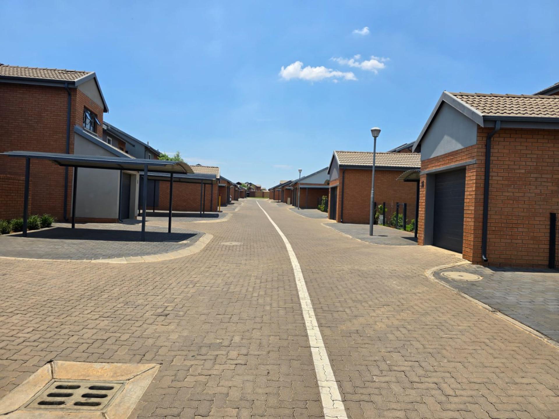  of property in Derdepoortpark