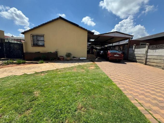 3 Bedroom House for Sale For Sale in Bosmont - MR709687