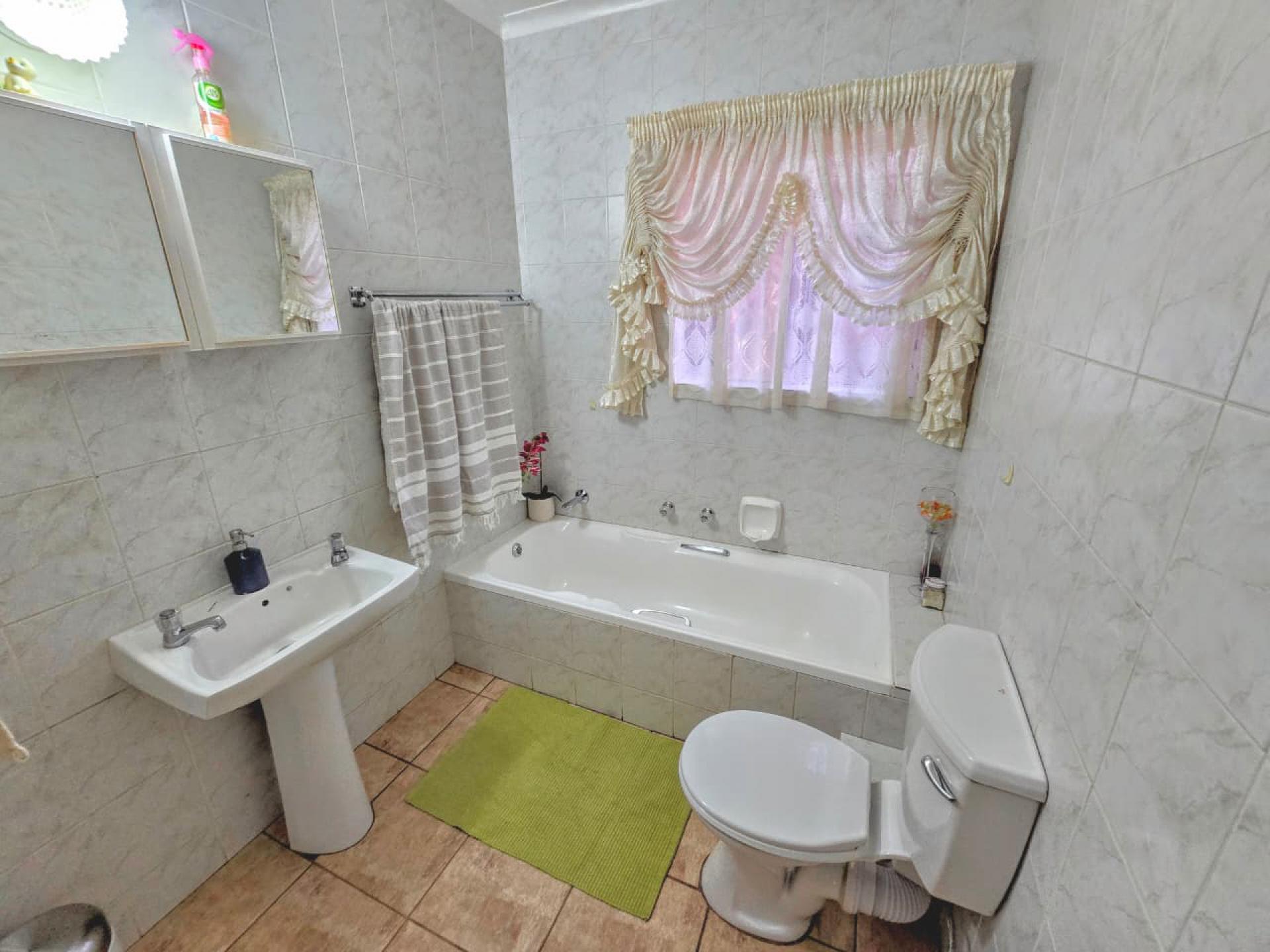  of property in Montana Park