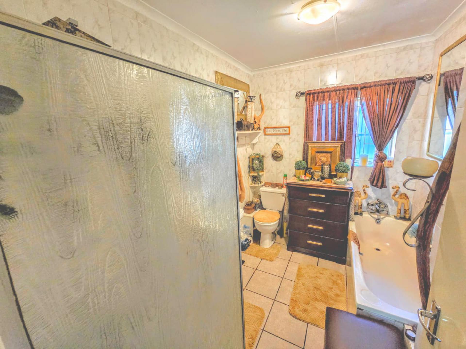  of property in Montana Park