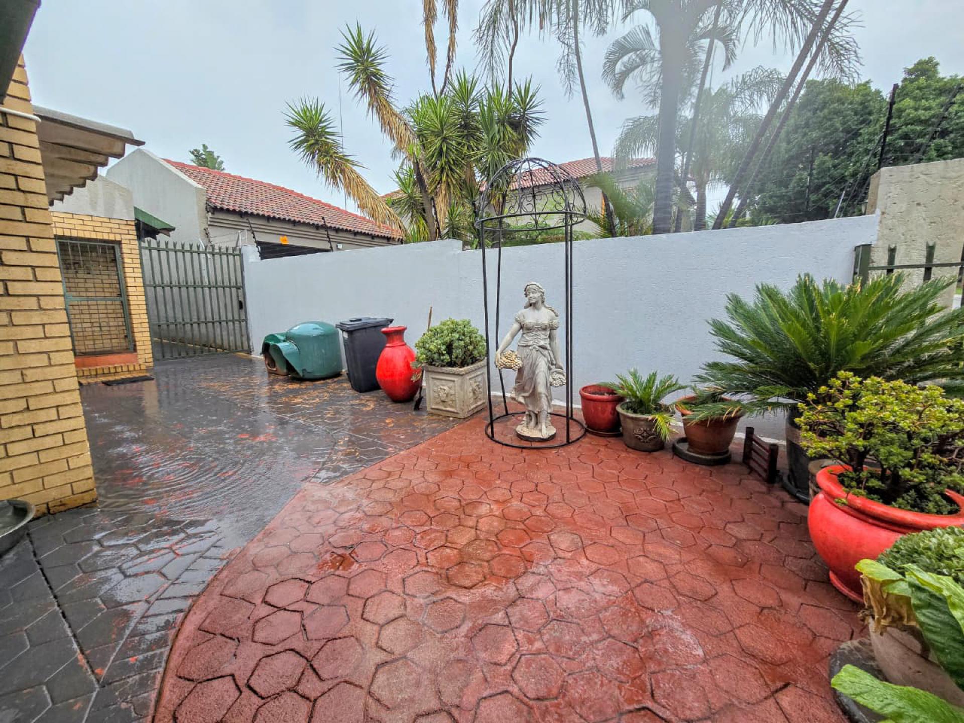  of property in Montana Park