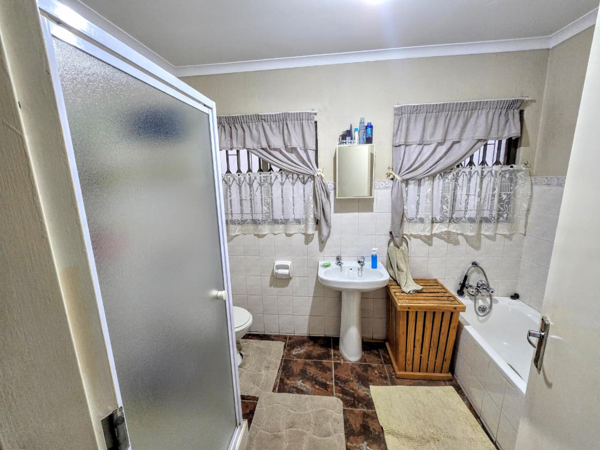  of property in Montana Park