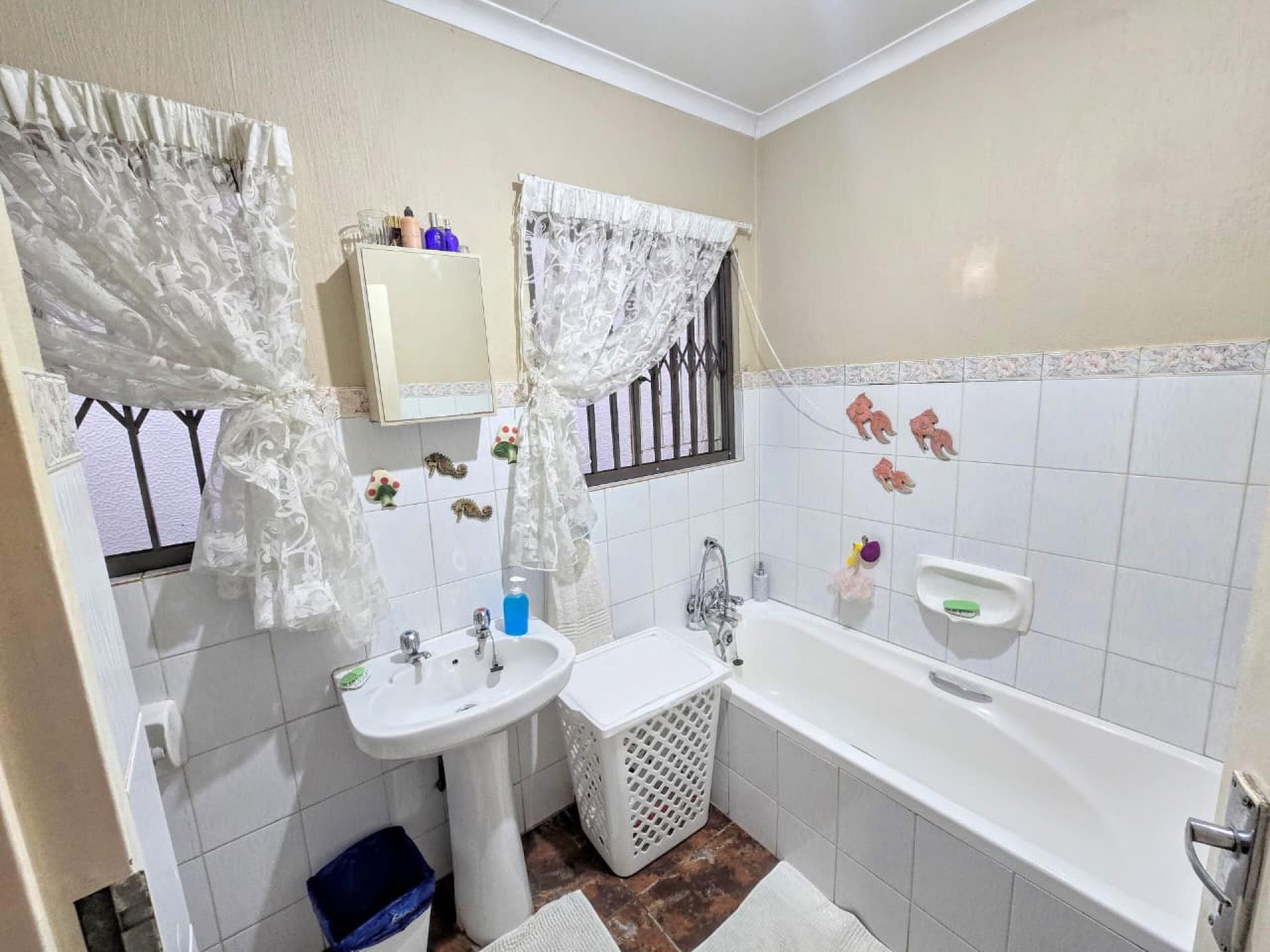  of property in Montana Park