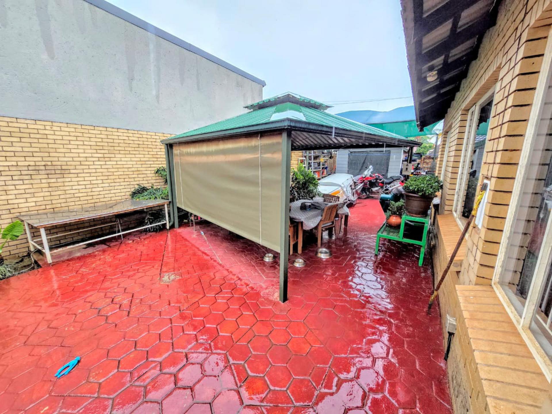  of property in Montana Park