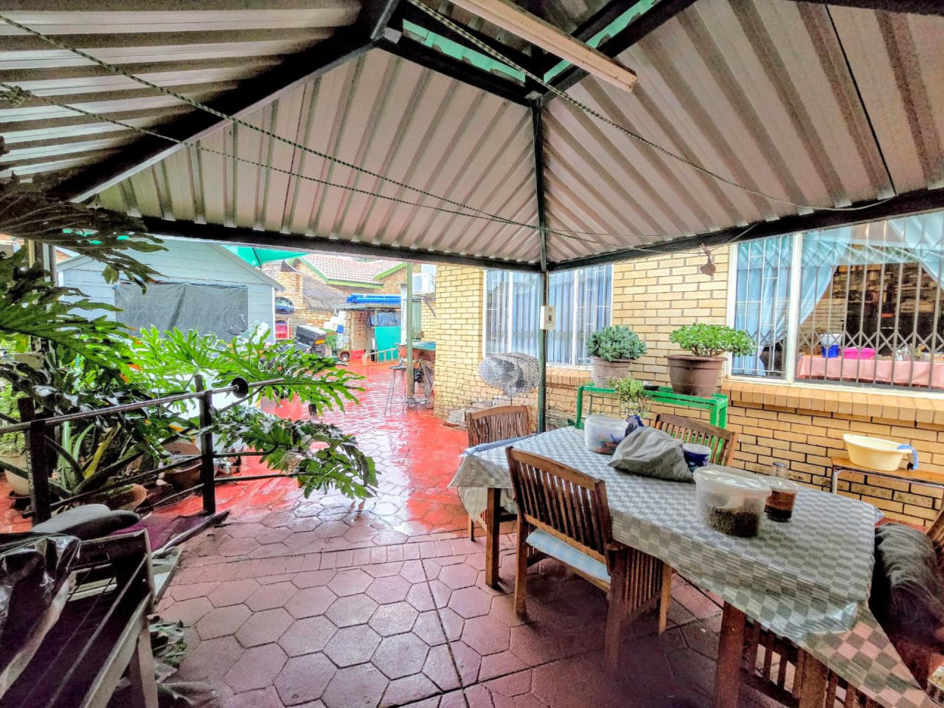  of property in Montana Park