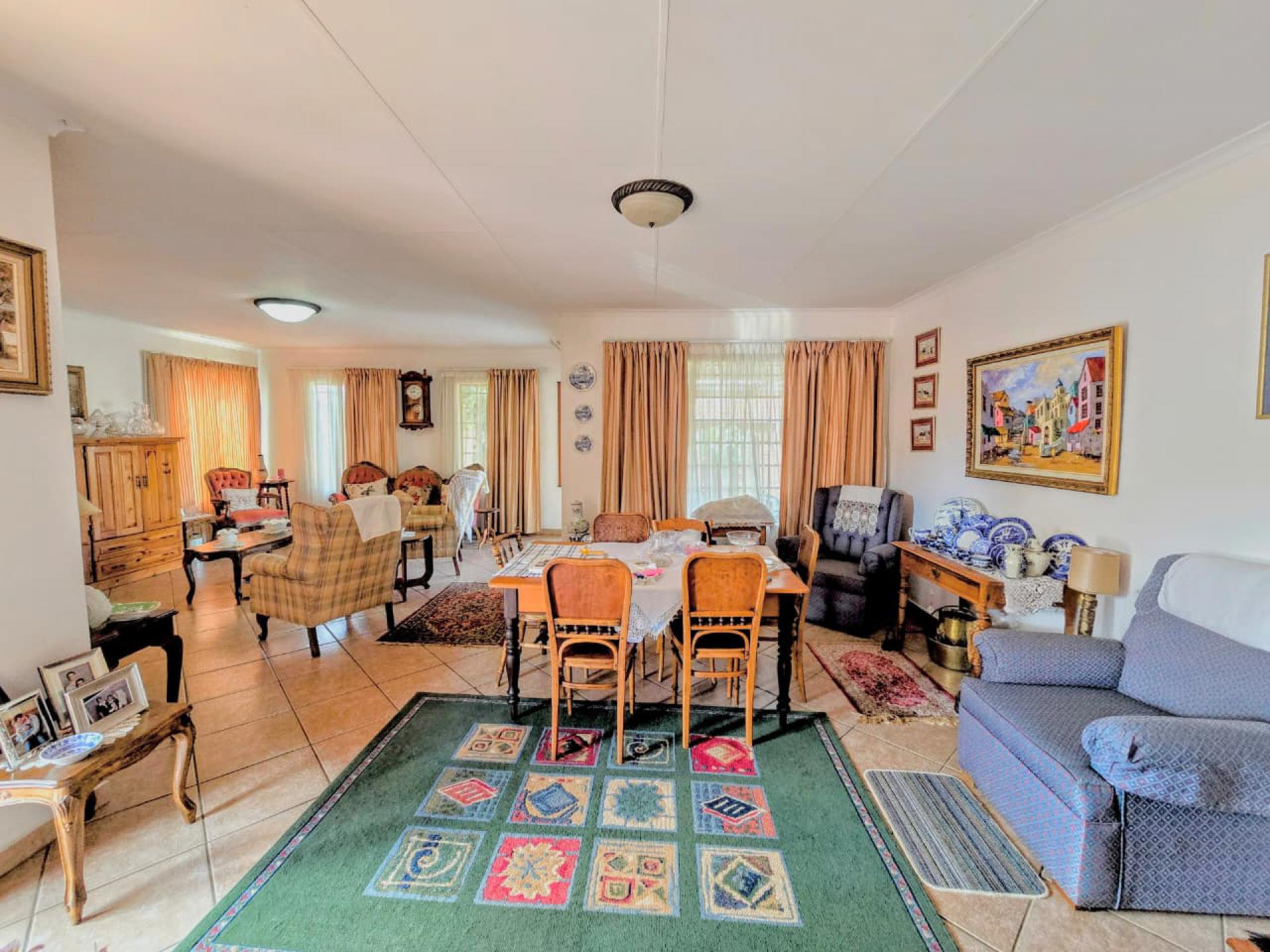  of property in Magalieskruin