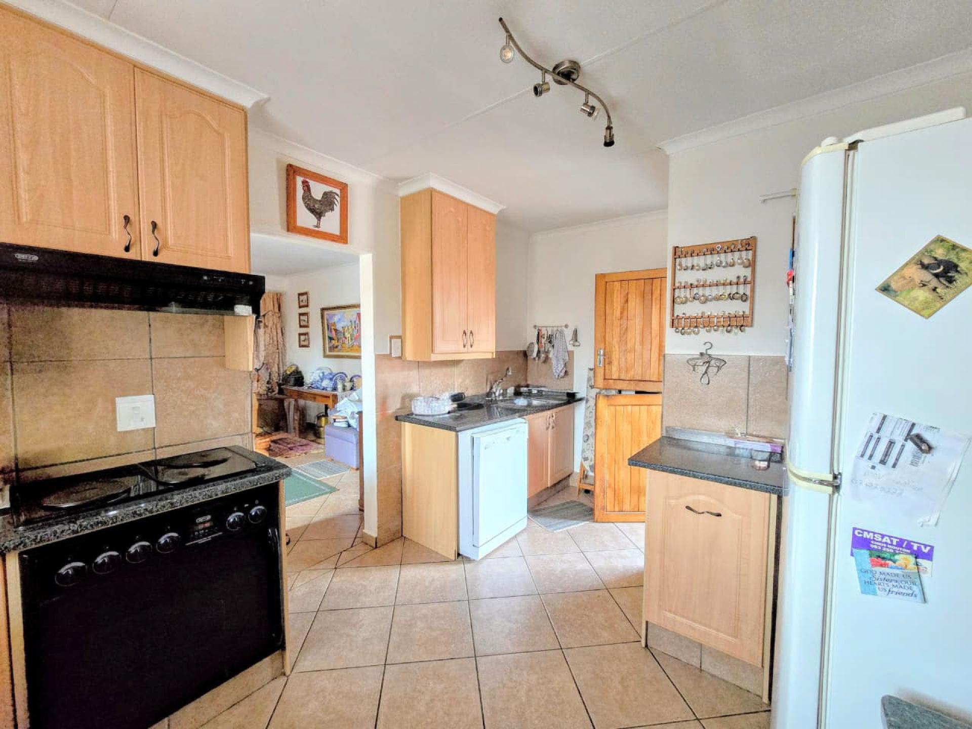  of property in Magalieskruin